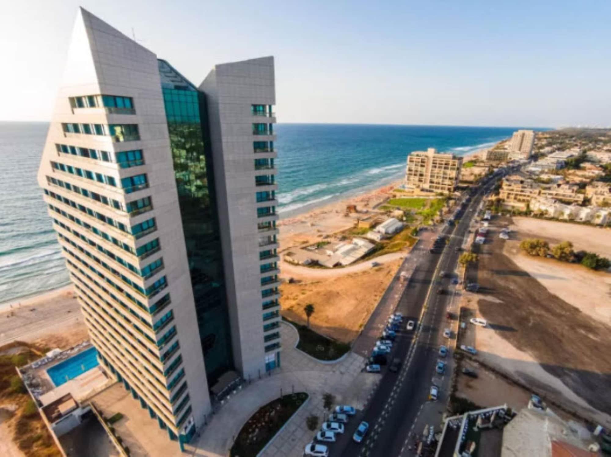 Okeanos Suites Herzliya Hotel by Herbert Samuel Exterior foto