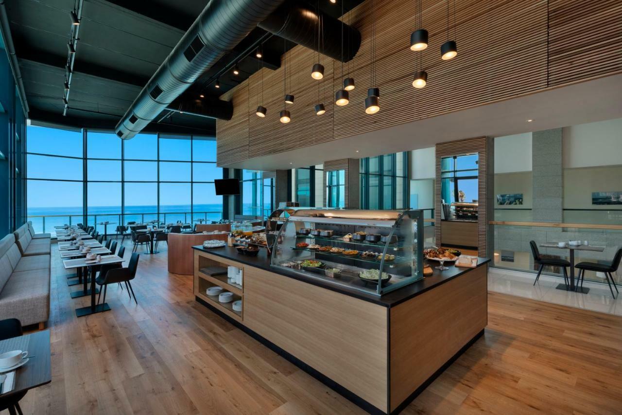 Okeanos Suites Herzliya Hotel by Herbert Samuel Exterior foto